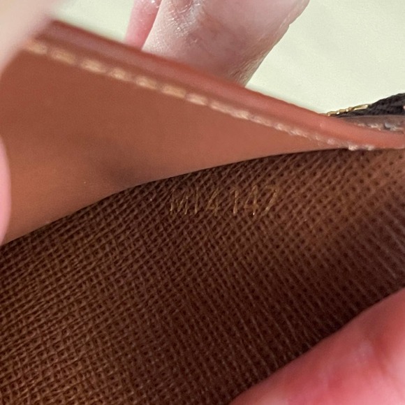 ❌SOLD❌Mint Louis Vuitton Victorine Wallet Monogram Compact MI4147 - Picture 15 of 16